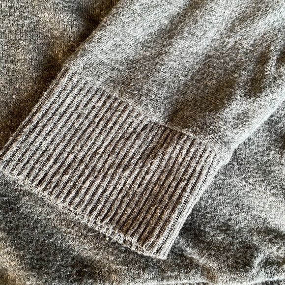 American Eagle top - Picture 4 of 15